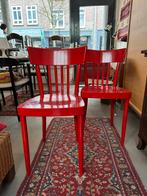 Vintage café stoelen, brocante houten eetkamerstoelen, Huis en Inrichting, Stoelen, Ophalen, Gebruikt, Rood, Twee