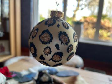 Fred van Leer kerstbal beschikbaar voor biedingen