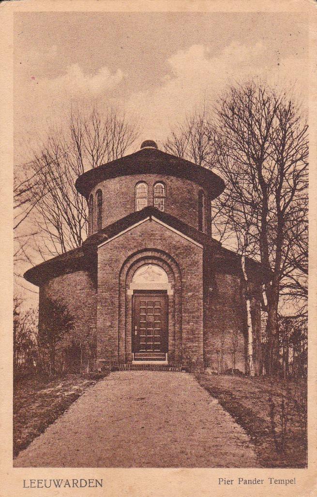 00806 Leeuwarden - Pier Pander Tempel, Verzamelen, Ansichtkaarten | Nederland, Gelopen, Friesland, 1920 tot 1940, Verzenden