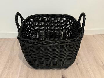 Zwarte mand / decoratie (45x45 cm) beschikbaar voor biedingen