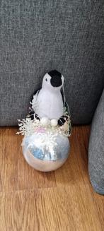 Kerstbal met pinguïn erop nieuw ca 18 cm hoog, Diversen, Kerst, Ophalen of Verzenden