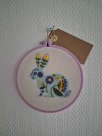 Borduurwerk Konijn - Wanddecoratie, Ophalen of Verzenden, Nieuw