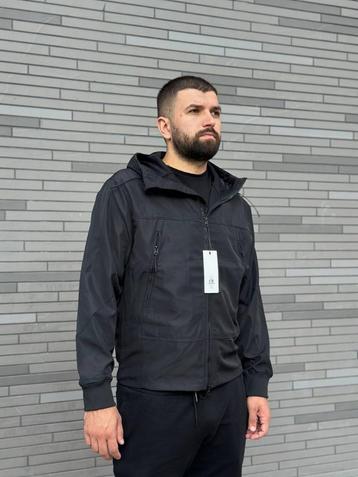 C.P. Company jas zwart met lens hood nieuw beschikbaar voor biedingen