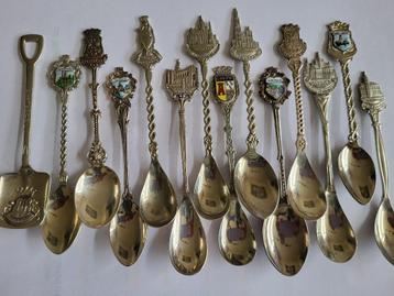 14 verzilverde lepeltje van steden en landen  beschikbaar voor biedingen