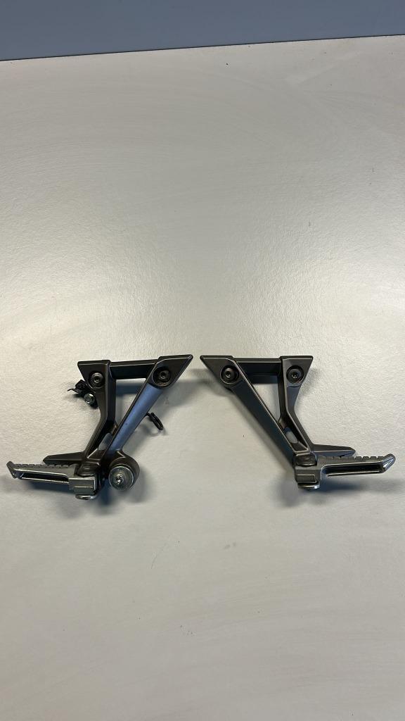 Duo Voetsteun Set Kawasaki Ninja 300 ABS 2013 - 2017(Z300), Motoren, Onderdelen | Kawasaki, Gebruikt, Ophalen of Verzenden