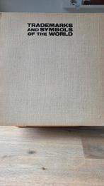 Trademarks & Symbols of the World - Catalogus, Ophalen of Verzenden, Gelezen, Onbekend, Catalogus