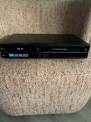 LG DVD recorder/Video speler combinatie RCT689H beschikbaar voor biedingen