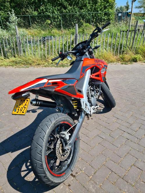 aprilia sx 50, Fietsen en Brommers, Brommers | Derbi, Zo goed als nieuw, Ophalen