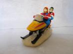 Lemax Sneeuwscooter met 2 Mannen  18H, Diversen, Ophalen of Verzenden, Zo goed als nieuw