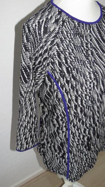 Mooie trui van Basler beschikbaar voor biedingen