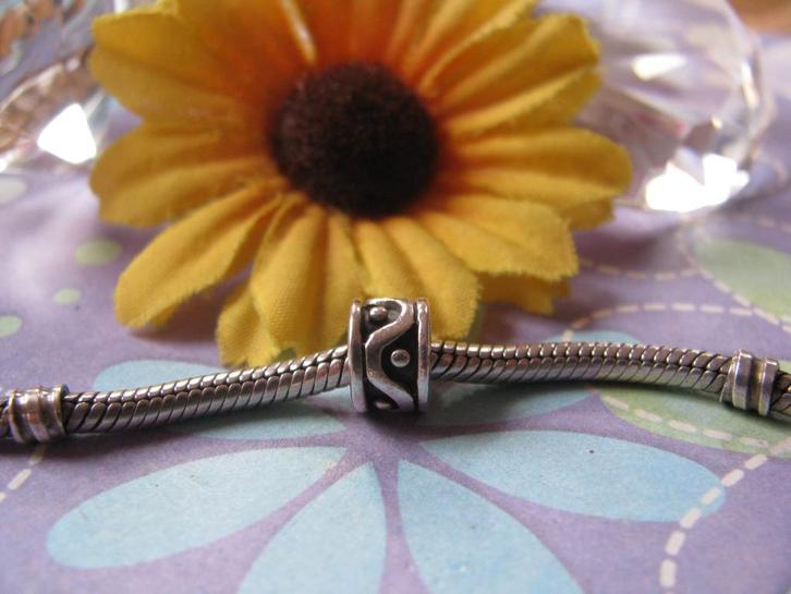 Pandora bedel P122 = ️ ☯️ Yin Yang ️☯️, Sieraden, Tassen en Uiterlijk, Bedels, Zo goed als nieuw, Pandora, Zilver, 1 bedel, Ophalen of Verzenden