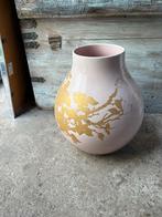 Roze IKEA vaas met gouden details, Huis en Inrichting, Woonaccessoires | Vazen, Ophalen, Overige kleuren, Aardewerk of Porselein