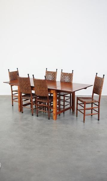 Eetkamerstoelen en uitschuifbare eetkamertafel van Schuitema beschikbaar voor biedingen