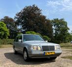 Mercedes-Benz Mercedes 200-serie 1994 Grijs W124, Auto's, 1385 kg, 1998 cc, 136 pk, 742 kg