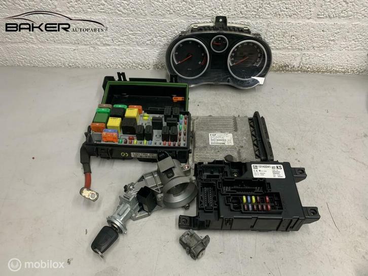 Contactslot + sleutel Opel Corsa D ('06-'15) 1491795, Auto-onderdelen, Klein materiaal, Opel, Gebruikt, Ophalen of Verzenden