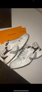 Lv schoenen, Bruin, Lv, Ophalen of Verzenden, Sneakers of Gympen
