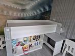 half hoogslaper grijs wit + bureau en ruimte onder het bed, Kinderen en Baby's, Kinderkamer | Bedden, Ophalen of Verzenden, Gebruikt