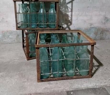 Oude vintage melkflesrek flessenrek melkfles wijnrek, Tuin en Terras, Gebruikt, T, Ophalen of Verzenden, N