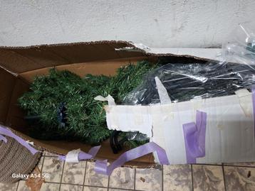Nieuwe staat! Grote kunstkerstboom 180 cm beschikbaar voor biedingen