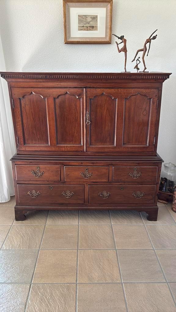 Antieke kast. 2 deurtjes (1 grote plank)5 laden.(verhuizing), Antiek en Kunst, Antiek | Meubels | Kasten, Ophalen of Verzenden