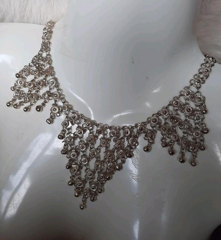 Indiase zilverkleurige 60's 70's boho hippie ketting, Sieraden, Tassen en Uiterlijk, Kettingen, Zo goed als nieuw, Overige materialen