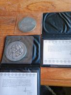 Gouden Huwelijksmunt Prinses Juliana en Prins Bernhard, Ophalen of Verzenden, Boek of Naslagwerk