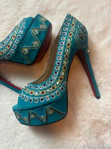 Christian Louboutin Bollywood Turquoise Maat 38 beschikbaar voor biedingen