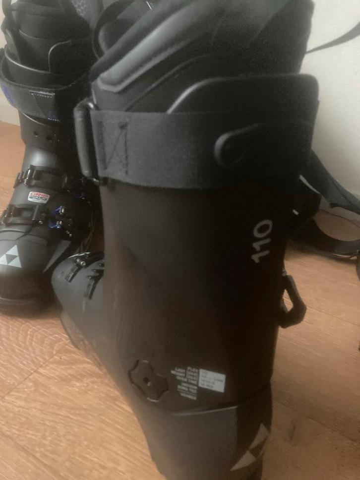 Fischer Skischoen + 2x Sinner Skihelm, Sport en Fitness, Skiën en Langlaufen, Zo goed als nieuw, Schoenen, Skiën, Fischer, Ophalen of Verzenden