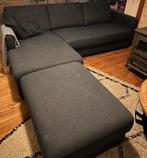 Donkerblauwe Jurre bank + hocker - Basic Label gratisophalen, Ophalen, 250 tot 300 cm, Gebruikt, Hoekbank