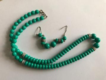 Vintage retro set ketting met oorbellen beschikbaar voor biedingen