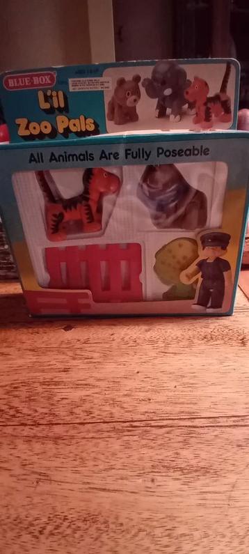Vintage Blue Box L'il Zoo Pals Speelset beschikbaar voor biedingen
