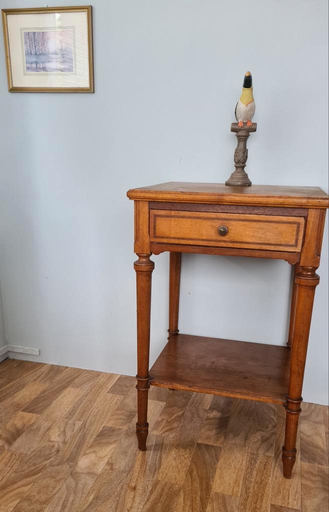 Vintage kastje tafeltje, Huis en Inrichting, Tafels | Sidetables, 25 tot 50 cm, 50 tot 100 cm, Rechthoekig, Ophalen