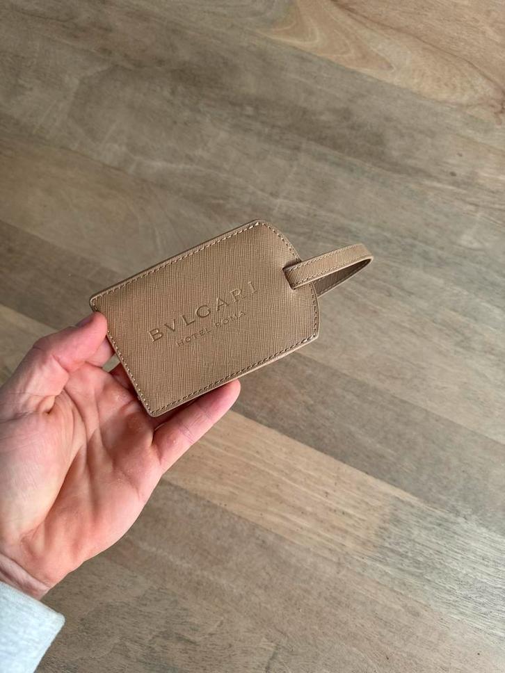 Authentieke BVLGARI Bagagelabel - Nieuw!, Sieraden, Tassen en Uiterlijk, Portemonnees, Nieuw, Overige merken, Beige, Leer, Ophalen of Verzenden