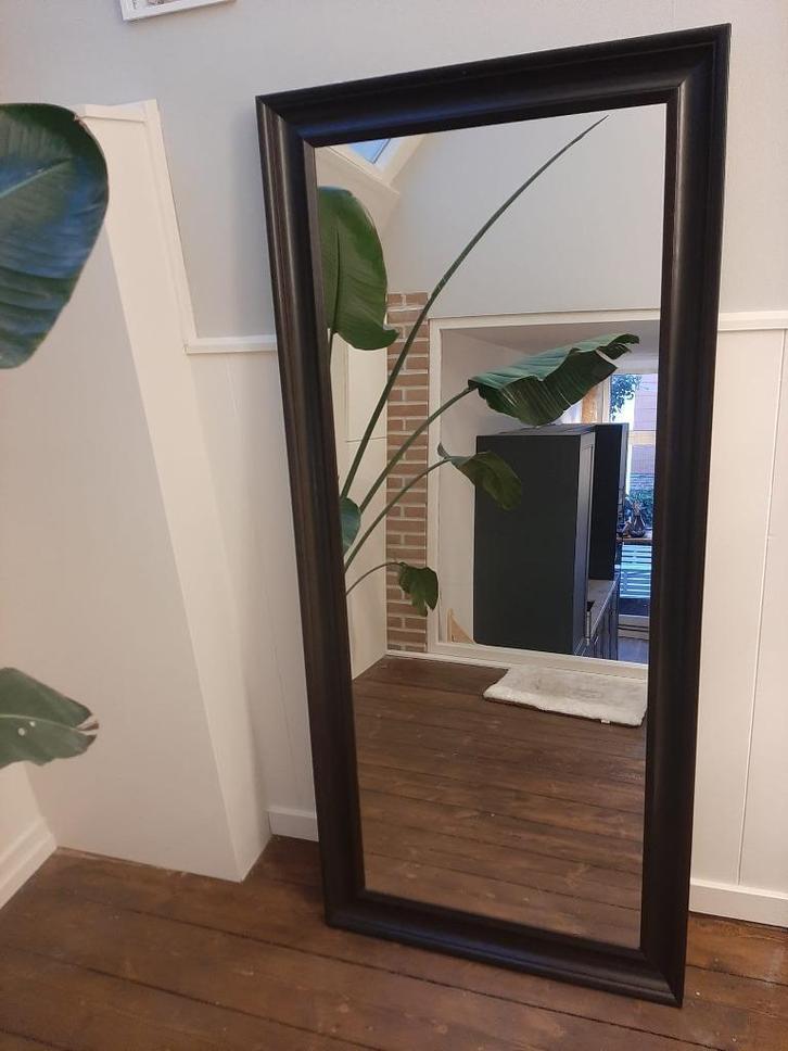 Spiegel zwart, hout, strakke sierrand, Huis en Inrichting, Woonaccessoires | Spiegels, Gebruikt, 50 tot 75 cm, 150 tot 200 cm