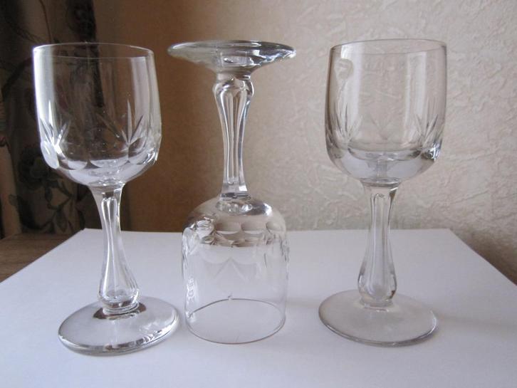 Drie antieke likeurglazen - holle balusterstam, Antiek en Kunst, Antiek | Glas en Kristal, Verzenden