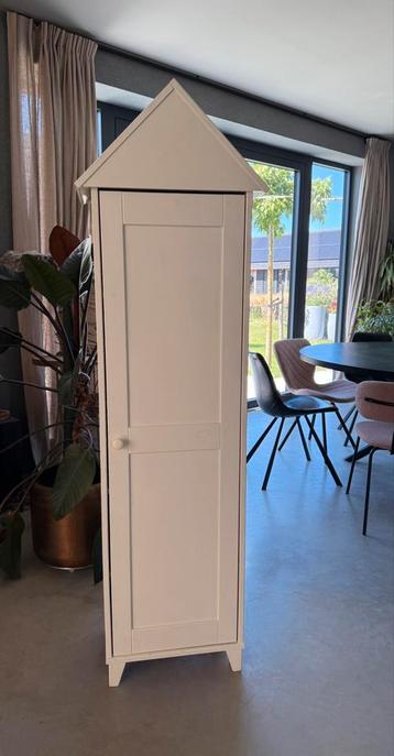 Leuke kast voor kinderkamer massief hout/grenen, geschilderd beschikbaar voor biedingen
