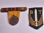 Medaille 12 jaar trouwe dienst en mouwembleem B & T, Verzamelen, Militaria | Tweede Wereldoorlog, Ophalen of Verzenden, Landmacht