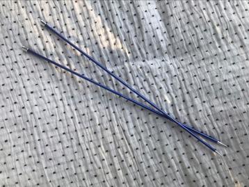 2 breinaalden 4.50mm beschikbaar voor biedingen