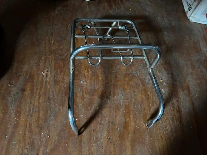 Zundapp Zadel + Bagagerek - Nieuwstaat!, Fietsen en Brommers, Brommeronderdelen | Scooters, Nieuw, Overige merken, Zadel, Ophalen of Verzenden