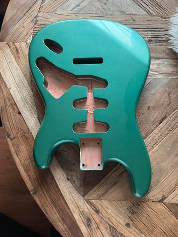 Stratocaster body” Ocean Turqoise metallic” new beschikbaar voor biedingen