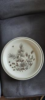 3 vintage borden keramiek Pinewood by W.H. Grindley Eng, Bord(en), Keramiek, Zo goed als nieuw, Ophalen