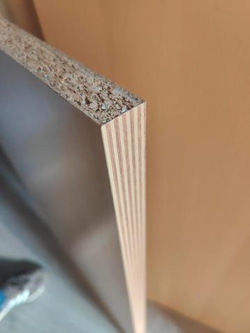 4 luxe planken (2.3 cm dik) voor kledingkast beschikbaar voor biedingen