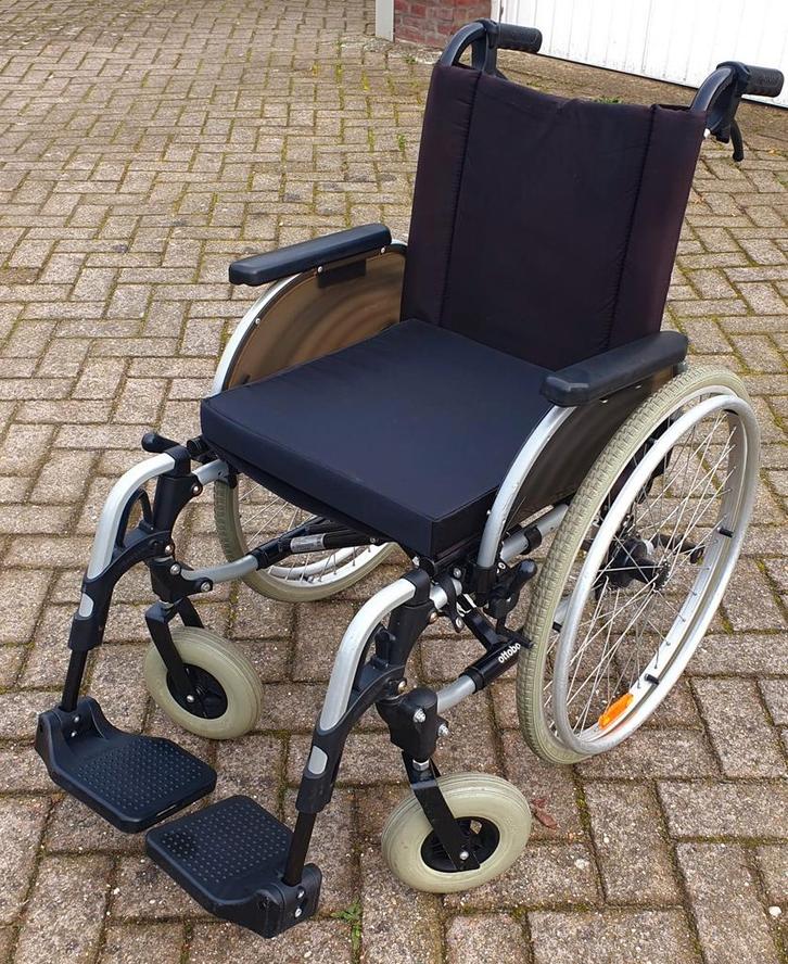Rolstoel inklapbaar met remmen voor de begeleider NIEUWSTAAT, Diversen, Rolstoelen, Zo goed als nieuw, Duwrolstoel, Inklapbaar