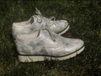 Zilverkleurige veterschoen maat 37 Poelman, Poelman, Overige kleuren, Ophalen of Verzenden, Sneakers of Gympen