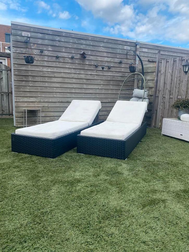 2 Ligbedden, Tuin en Terras, Ligbedden, Zo goed als nieuw, Wicker, Verstelbaar, Ophalen