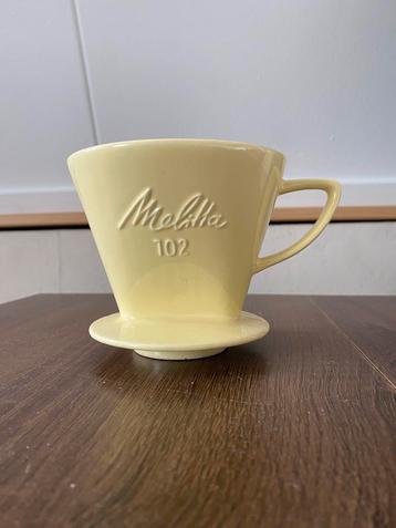 Vintage Melitta 102 koffiefilterhouder keramiek lichtgeel beschikbaar voor biedingen