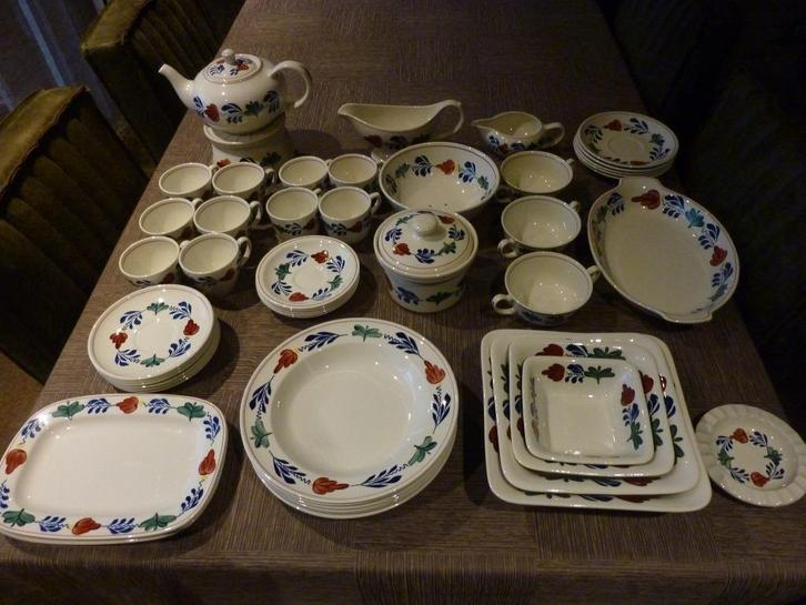 Boerenbont servies, Huis en Inrichting, Keuken | Servies, Zo goed als nieuw, Overige stijlen, Aardewerk, Ophalen of Verzenden