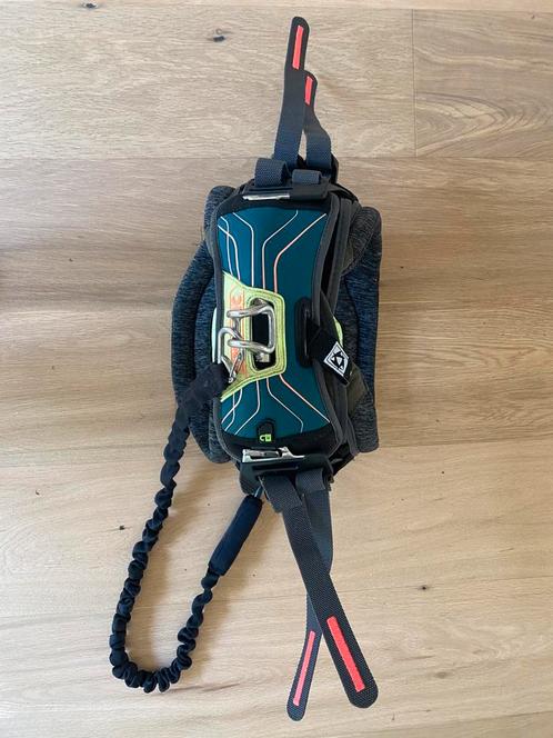 Mystic Diva harnas maat S SOFT + Ion coat maat M (gratis), Watersport en Boten, Kitesurfen, Zo goed als nieuw, Trapeze, Geen board