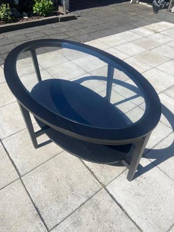 ovale tafel kleur zwart 
