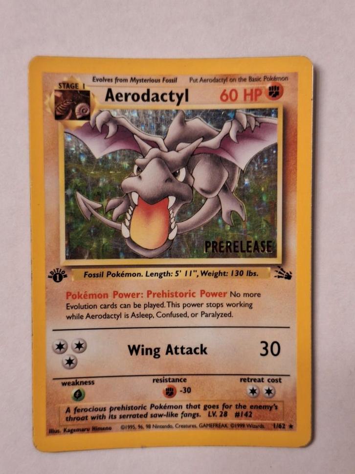 Engelse Aerodactyl fossil holo Pokemon kaart, Hobby en Vrije tijd, Verzamelkaartspellen | Pokémon, Zo goed als nieuw, Losse kaart